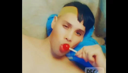 Puerto Rican Dick Sucked By Hungry Shemale In HotGayScene