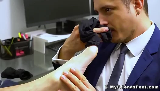 Skyy Knox's Muscles Worshiped by Suited Buddy in Steamy Foot Fetish Scene