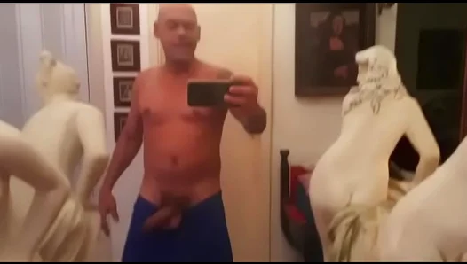 Amateur Gay Guy Masturbates Intensely In Gyrocopter Scene