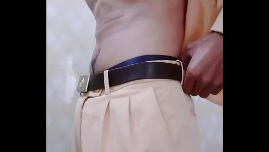 Vietnamese Traffic Cop With a Massive Dick Pleases Gay Amateur Fan