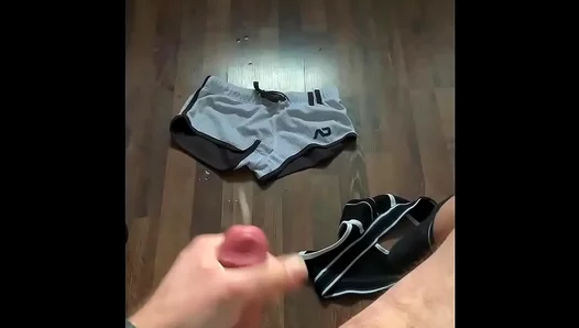 Miskupa’s Quarantine Masturbates To Big Cock Cumshot Solo –Gay Amateur–