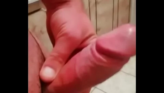 Big–Dicked Gay Amateur Takes Nice Solo Masturbation Session