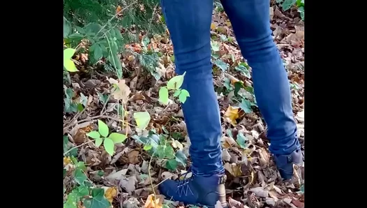 Gay Men Piss Outside In Public For A Secretive Outdoor Encounter