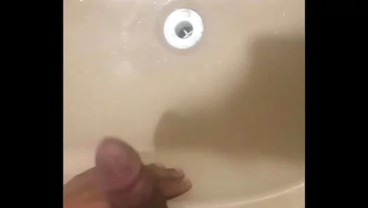 Novinho Taps Into Sweet Gay Pleasure in Intimate Masturbation Scene