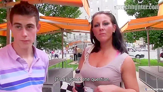 Amateur Chick Helps Her Gay Bottom Boyfriend - XXX Gay