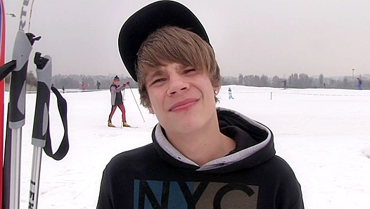 XXX Gay - Bieber-Lookalike Gets Facial & Gaped Wide Open