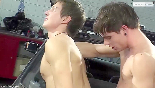 Thomas Dyk and Rick Lucas - Hard Work, Hard Anal at Gay XXX