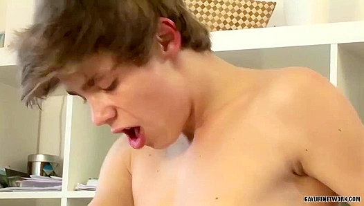 Timothy Grant & Justin Boyle - Messy Swift Anal Lick & Fuck