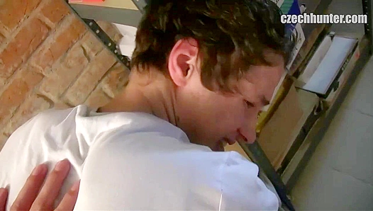 Cute Amateur Bubble Butt Eats Cum - XXX Gay