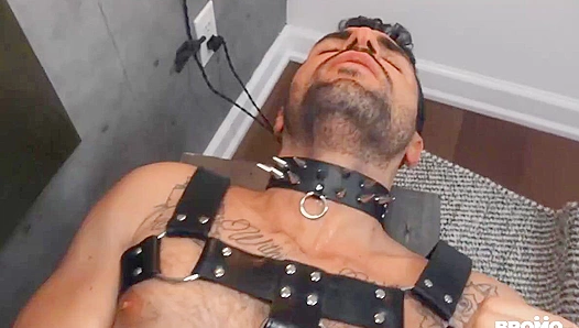 Hairy Hunk Ian Greene Gets Pounded Hard - Bromo USA