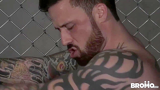 Scott Riley Cages His Opponent for Rough Anal Sex - Bromo US