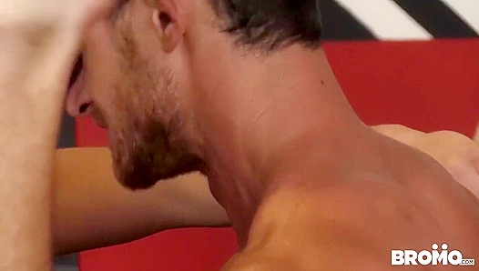 Shawn Reeves Dominates Ripped Dudes at the Gym - Hot Gay Action!