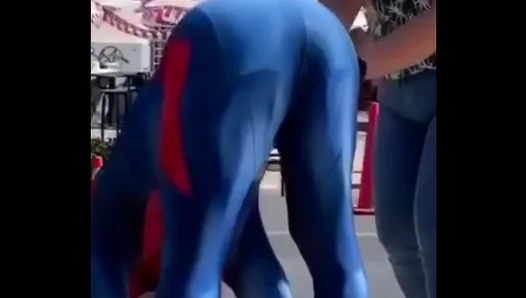 SensualSpiderman Twerks inSexy Cosplay with Big–Ass Action – 3 min