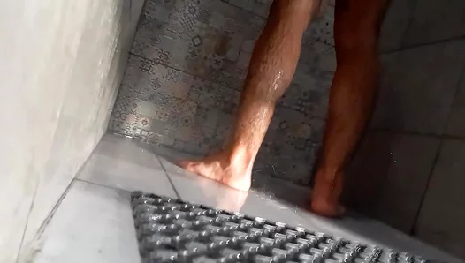 Spy Catches Big-Ass Tunisian Gym Guy In Steamy Shower Encounter