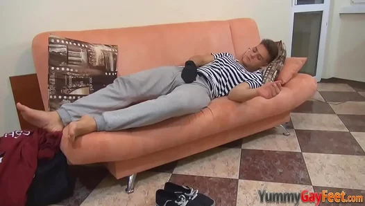 Hunk Masturbates Solo and Cums on His Feet in Kinky HD Fetish Scene