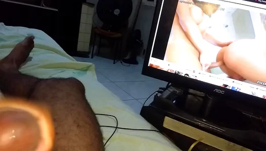 Let's Make an Exchange – Capixaba Guy Masturbates in Amateur Gay Fun