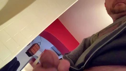 Big CockGay Masturbates To Massive cumshot In Direct Link Action