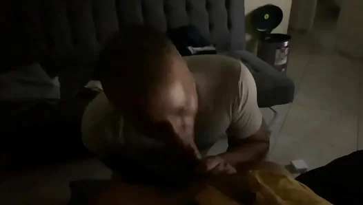 Amateur Guy Gives a Mind-Blowing Blowjob in HotGayPornScene