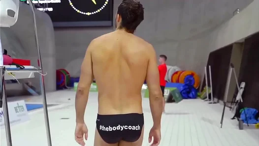 Voyeur Watches The Body Coach's Hot Ass in Tight Speedos