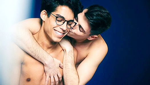 Nico Leon Gets Wild with Bareback Anal on a Massive Bed - Cocky Boys