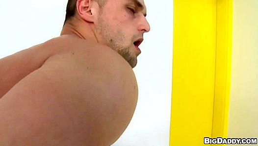 Bareback Anal Audition with a Horny Beefcake