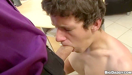 Horny Denis Reed & Tommy White Bareback on Bed - Raw Casting