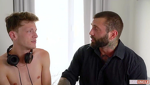 Stepdaddy Markus Kage Pounds Edward Terrant's Tight Butt