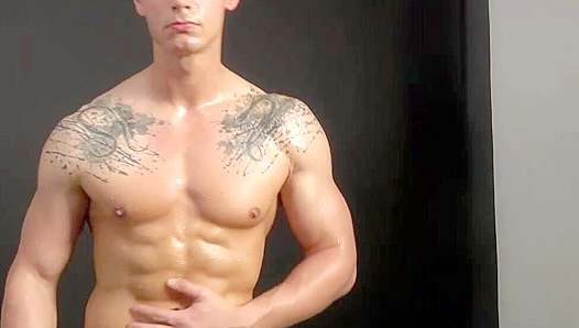 Oiled-Up Eastboy Flexes His Hot Pecs