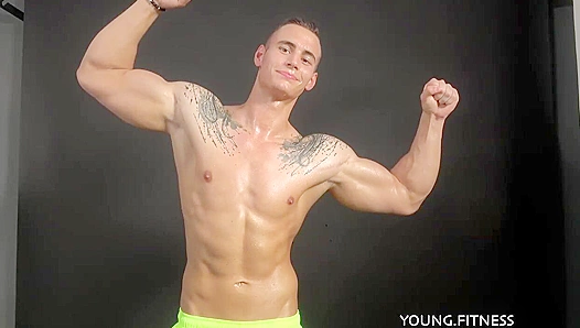 Oiled-Up Eastboy Flexes His Hot Pecs