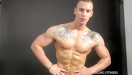 Oiled-Up Eastboy Flexes His Hot Pecs