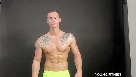 Oiled-Up Eastboy Flexes His Hot Pecs