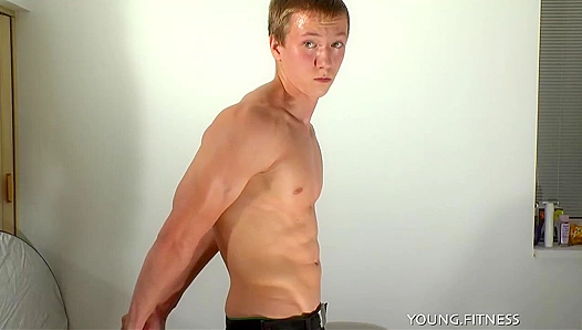 Ripped Twink Flexes His Perfect Body for Eastboys' Camera