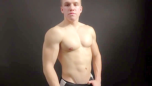 Ripped Stud Flexes His Muscles for You - Eastboys Seduction
