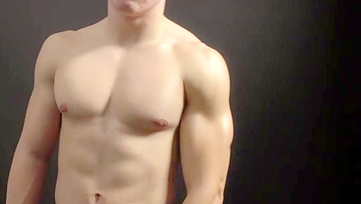 Ripped Stud Flexes His Muscles for You - Eastboys Seduction