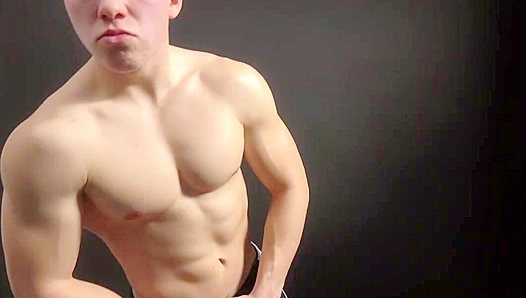 Ripped Stud Flexes His Muscles for You - Eastboys Seduction