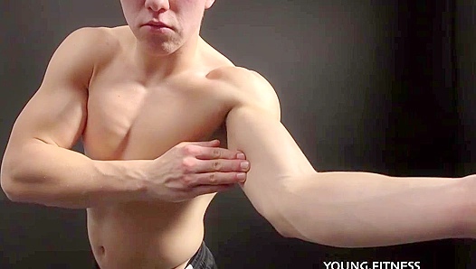 Ripped Stud Flexes His Muscles for You - Eastboys Seduction