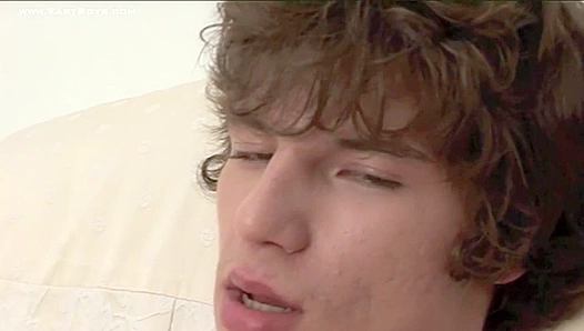 Bret the Moptop Hottie Blows & Cums - Eastboys
