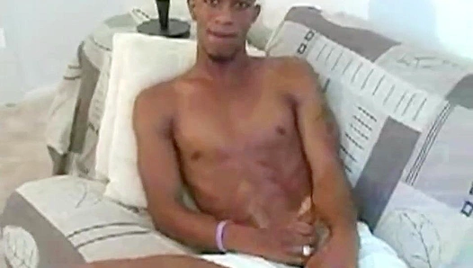 Big-Lipped Dude Shows Off His BBC and Strokes Like a True Stud