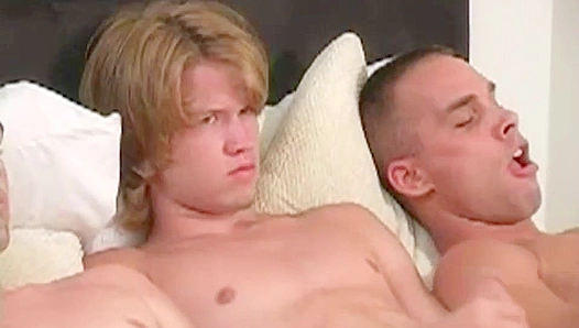 Diamond Dick Joins Two Hotties for a Steamy Circle Jerk