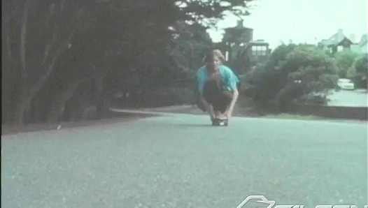 Amateur Skater Boy Bo Masturbates in Vintage Solo Video - Falcon Studios