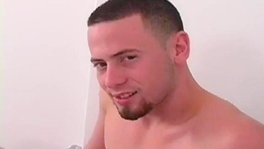 Hot Miami Papi Jon Fucks the Floor in a Wild Circle Jerk Session