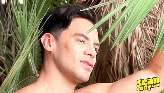 Olaf's Muscles Flex as He Jacks Off Furiously - Sean Cody