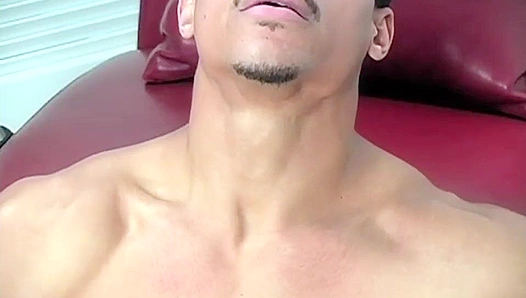 Big Dick Florida Hottie Jacks Off Naturally - Amateur Action