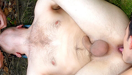 Outdoors Surprise ~ Amateur Dudes Thrill in Unlikely Threesome Adventure