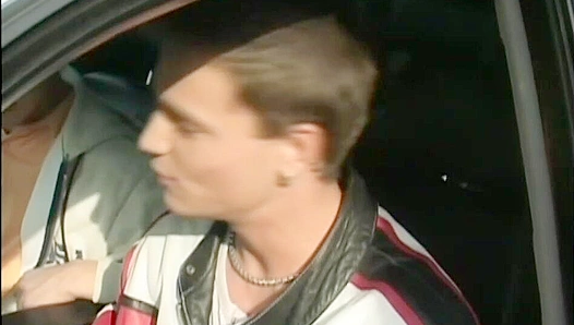 Outdoors Surprise ~ Amateur Dudes Thrill in Unlikely Threesome Adventure