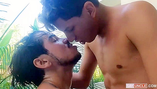 Kinky Cancun Hotties Bang Wildly in Pool - Latin Passion