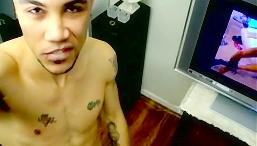 Hunk Emanuel Flexes His Tats & Sexy Torso