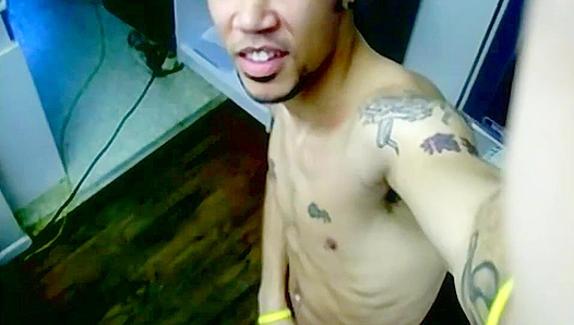 Hunk Emanuel Flexes His Tats & Sexy Torso