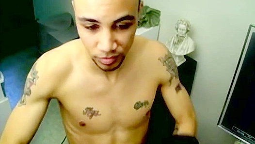 Hunk Emanuel Flexes His Tats & Sexy Torso