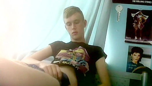 Twink Weeb Austin Fucks Himself Live on Cam - OurBoyFriends